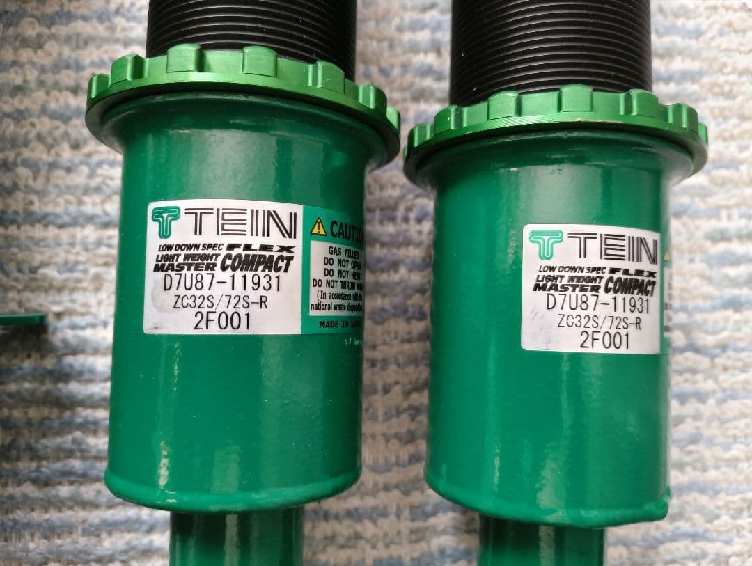 スイフトスポーツ ZC32S 車高調TEIN FLEX COMPACT