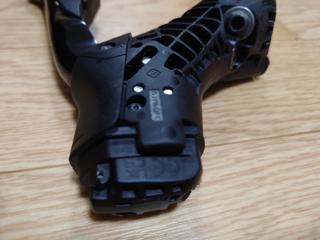 Shimano 105 Di2 デュアルコントロールレバー ST-R7170