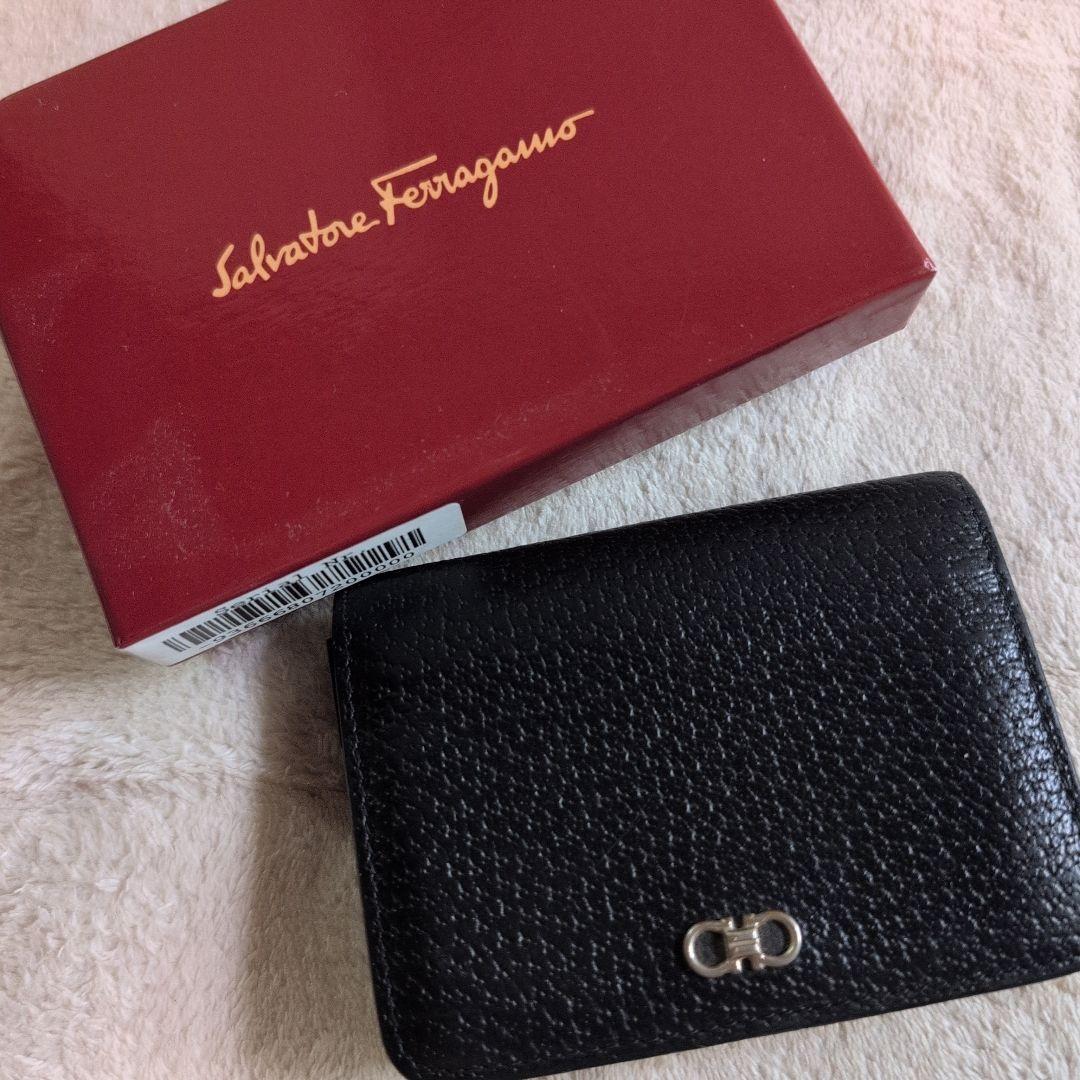 Salvatore Ferragamo ブラック名刺入れ