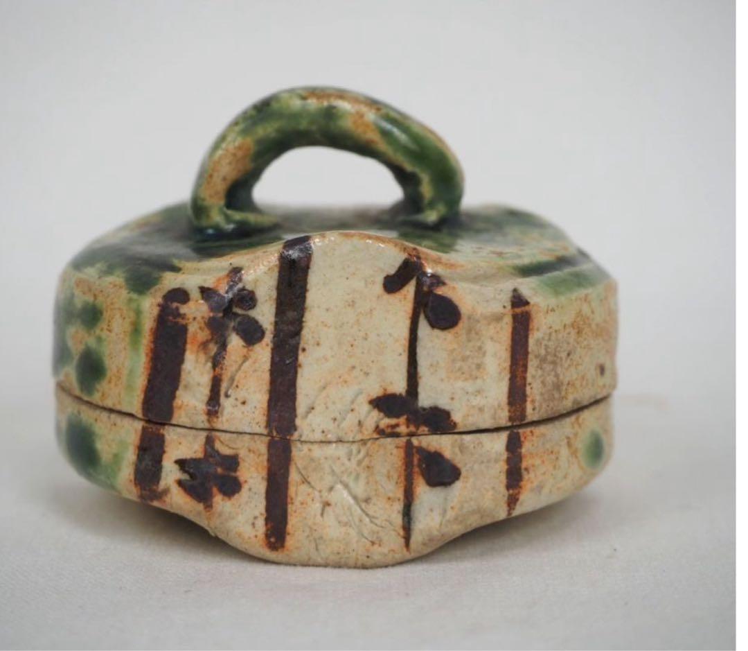 送料無料　江戸明治　古い織部香合/香盒　美濃焼 香道具華道具 蓋物古美術骨董古玩