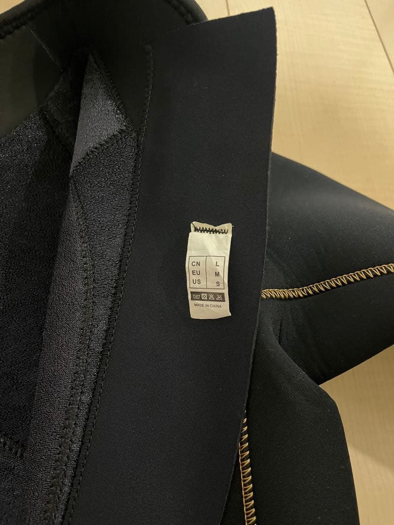 ウエットスーツ　 5mm Lsize