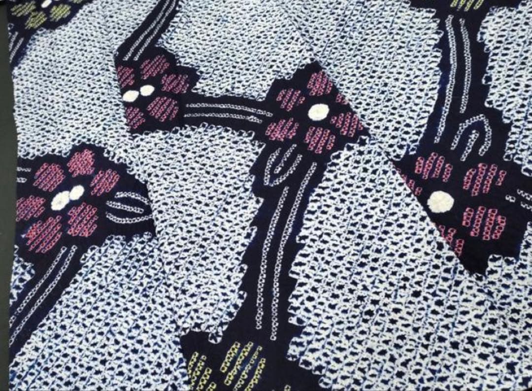 粋な大人の浴衣 ◆ 有松絞り 枝花文 シンプルで粋な柄