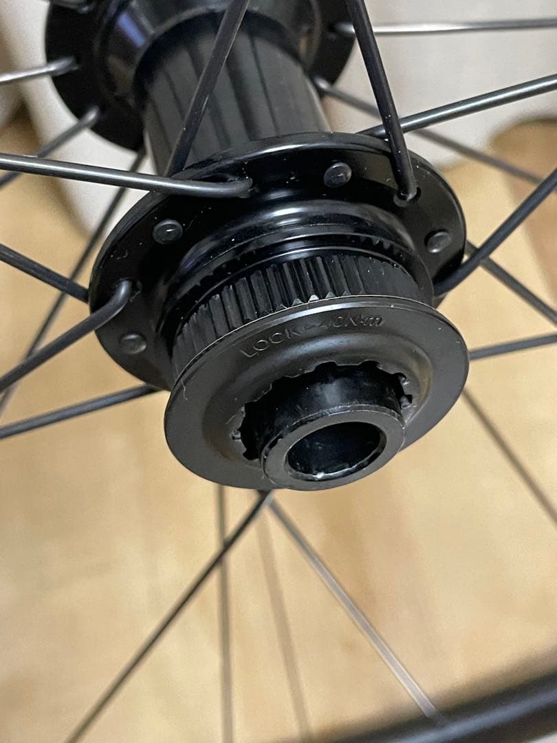 DT SWISS R470 Discフルシールドベアリングハブ　シマノ11/12