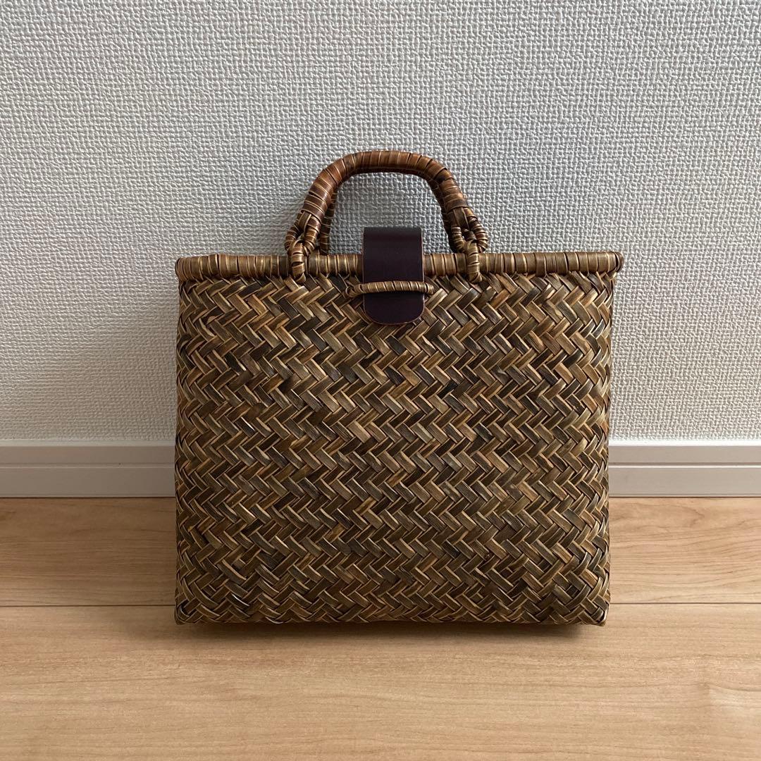 イタヤ細工　手提げ籠　貴重な染付仕上げ