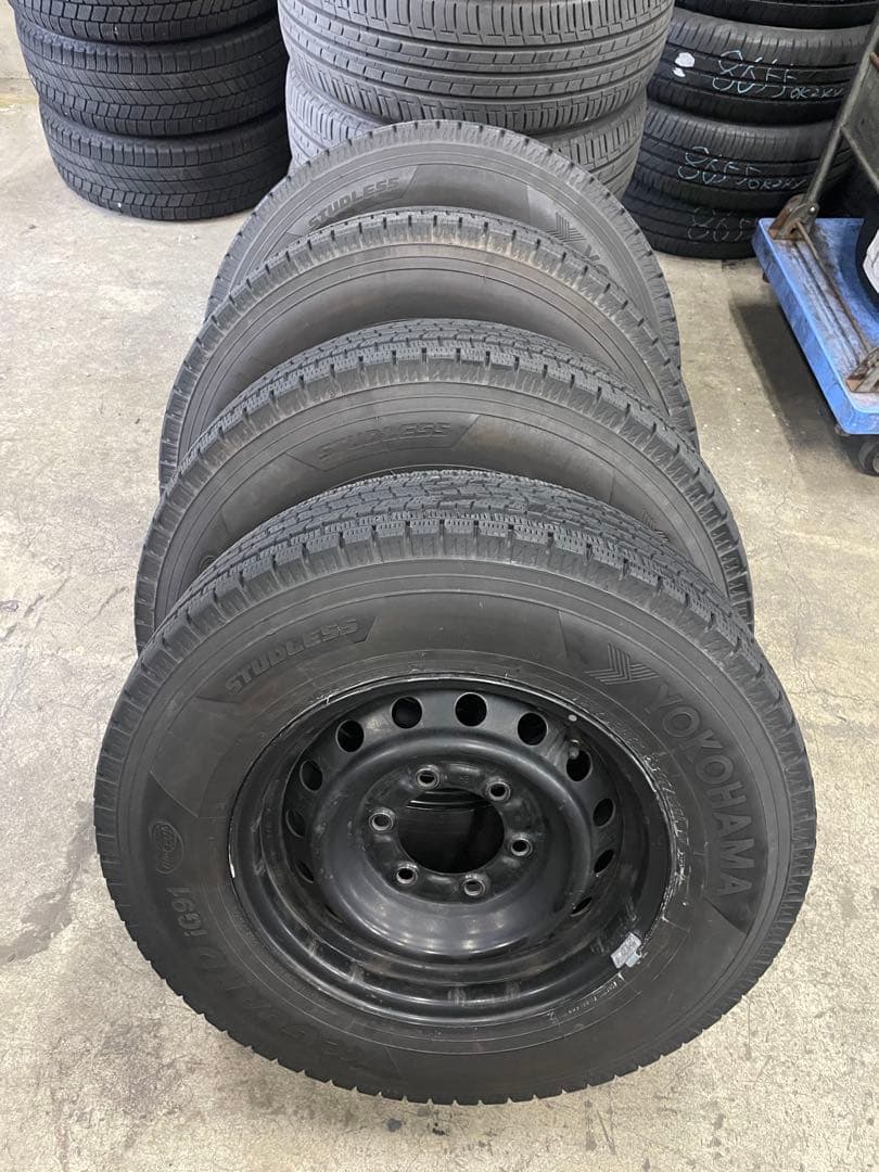 ハイエース　バリ山　ヨコハマ　スタッドレスセット　195/80Ｒ15